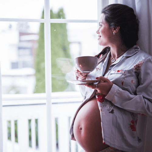 Tomar Café durante el embarazo de manera segura.